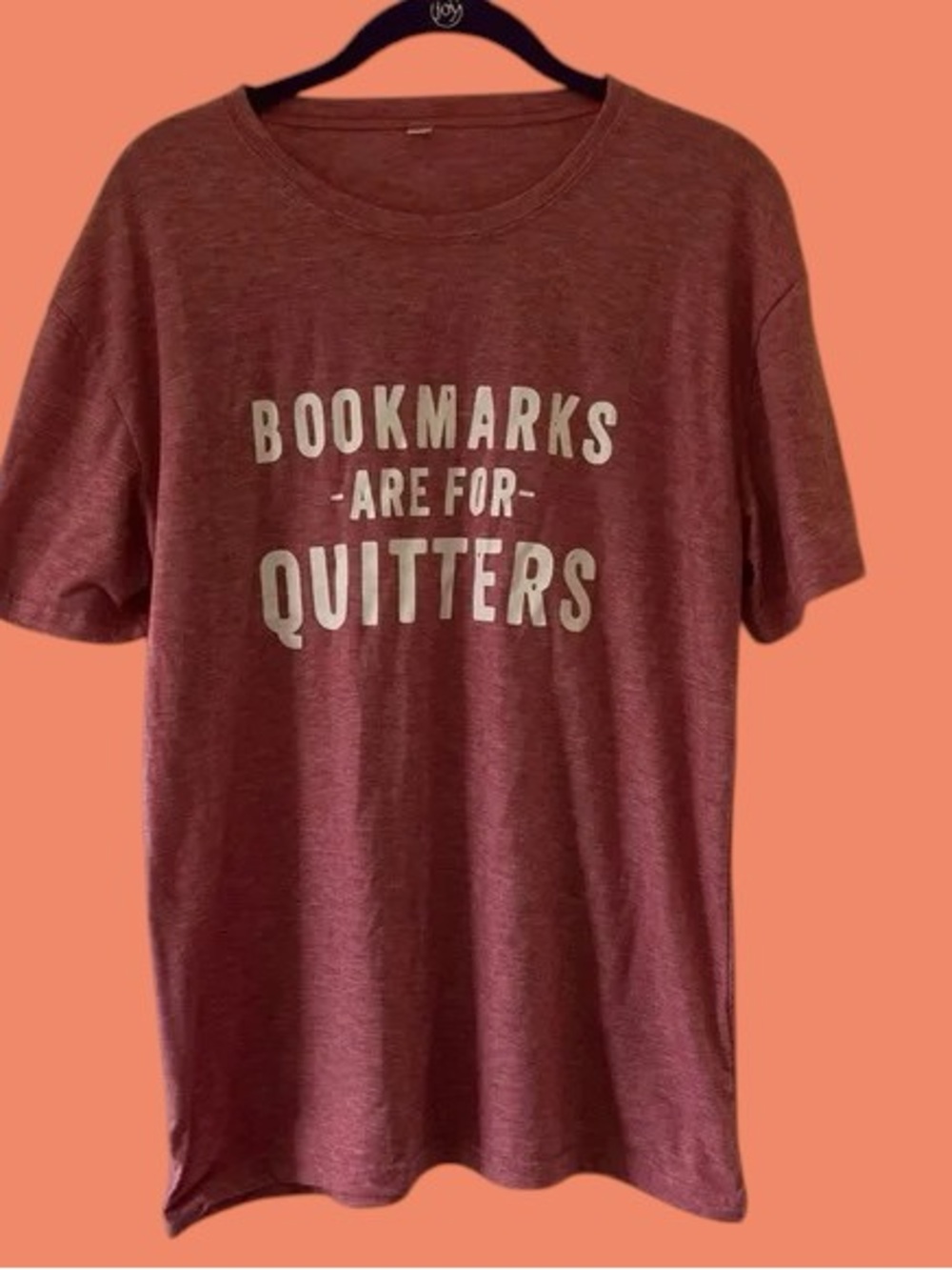 💝Women's Short Sleeve Graphic Tee - Maroon 'Bookmarks Are For Quitters'